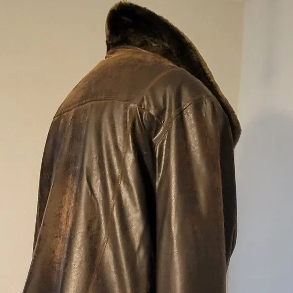 WOMENS VINTAGE FAUX LEATHER JACKET WITH THE FUR....VINTAGE DRESSBARN JACKET - Picture 4 of 17